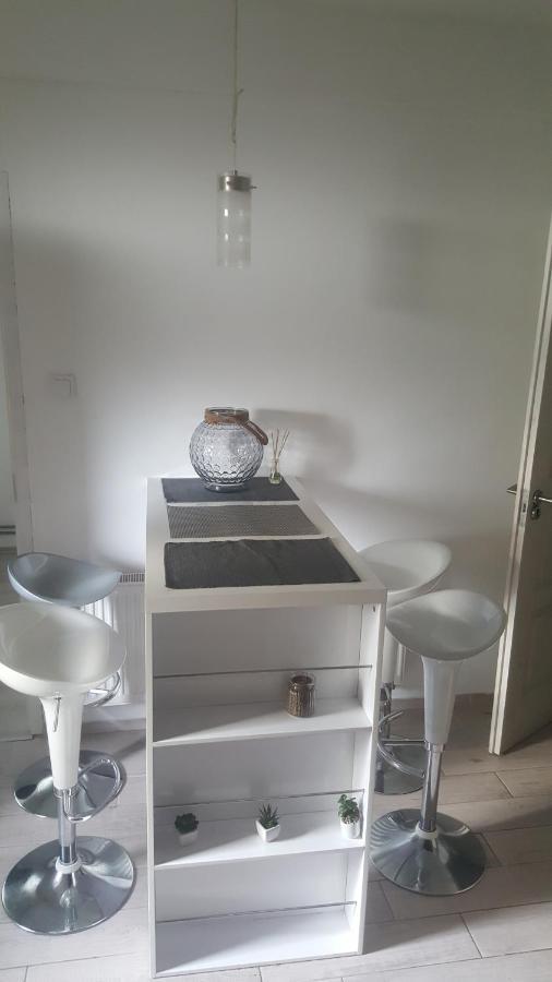 Gutenberg Utca Apartman Szeged Exterior foto