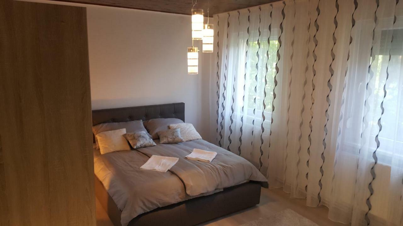 Gutenberg Utca Apartman Szeged Exterior foto